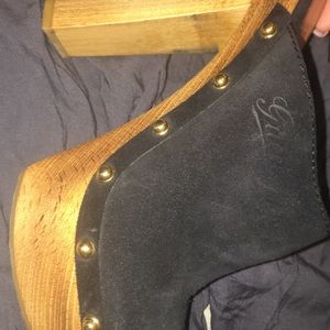 Authentic Gucci wedged sandals